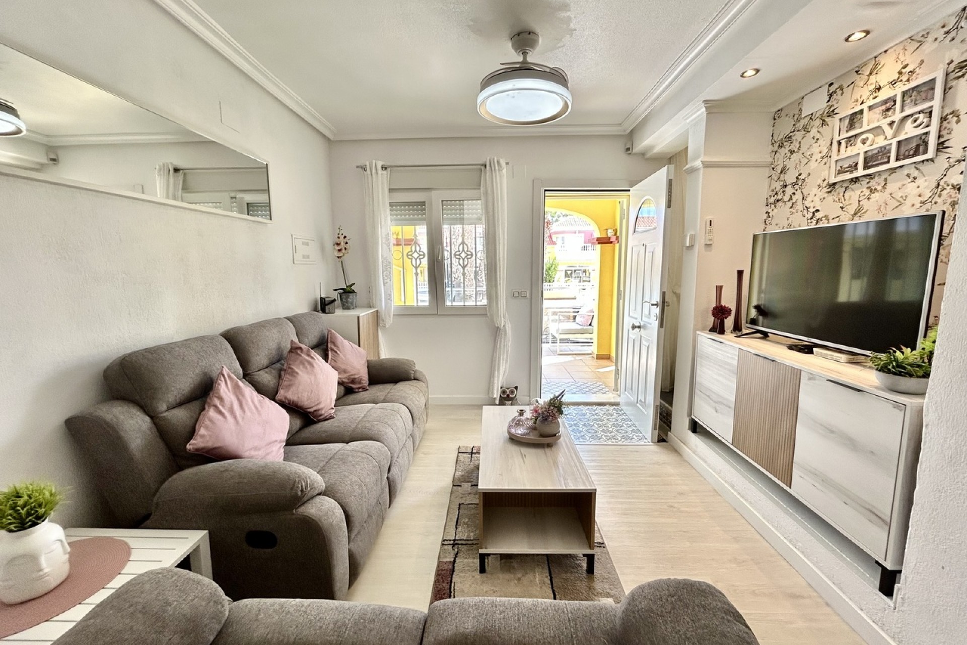 Resale - Town House -
Cabo Roig - Costa Blanca
