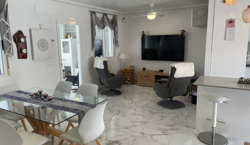 Resale - Town House -
Camposol - Inland