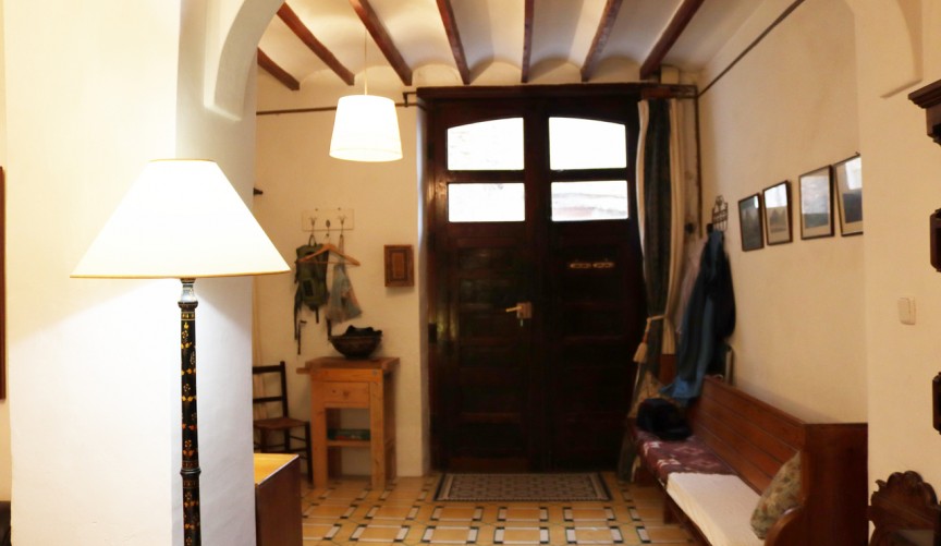 Resale - Town House -
Castell de Castells - Inland