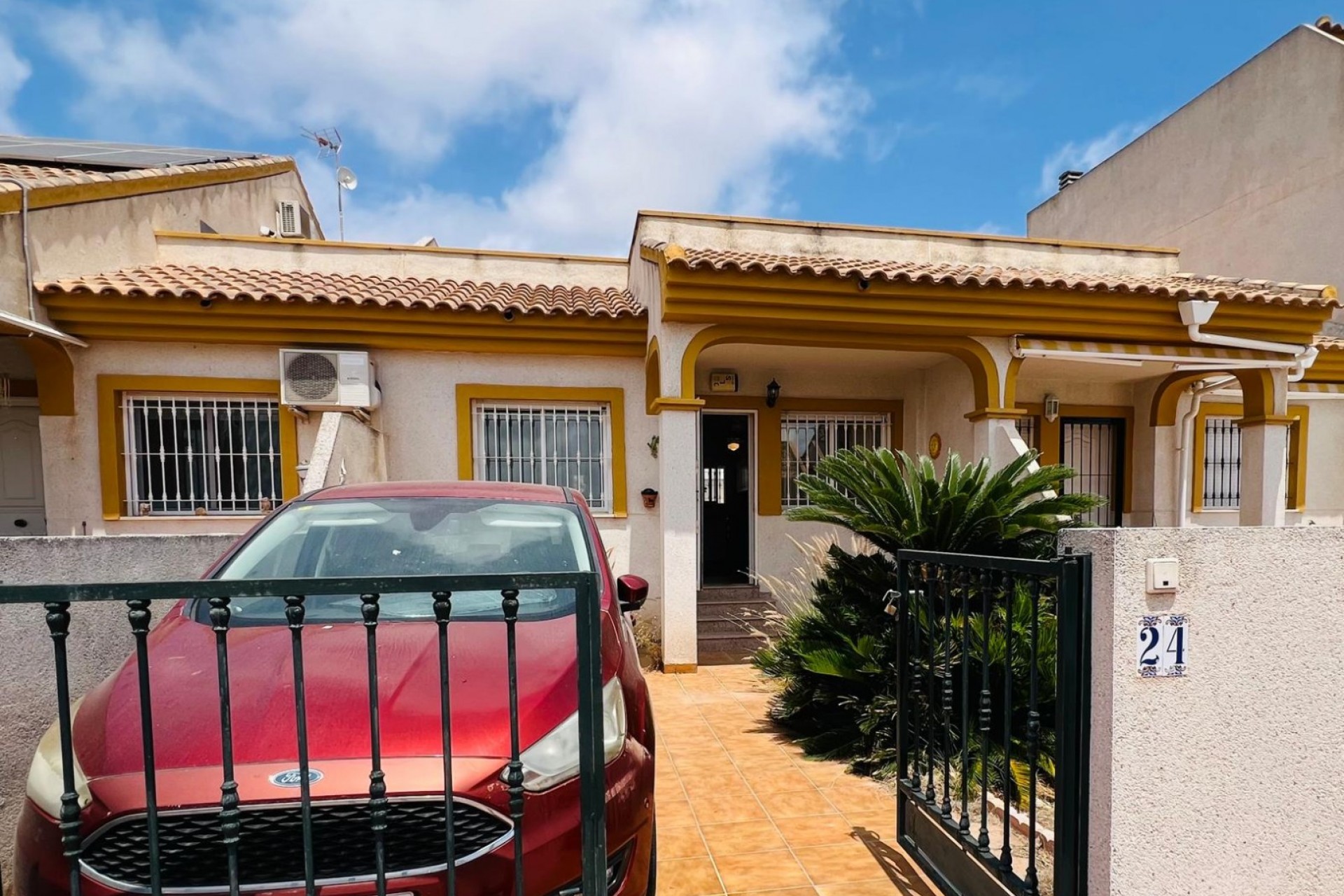 Resale - Town House -
Daya Nueva - Costa Blanca