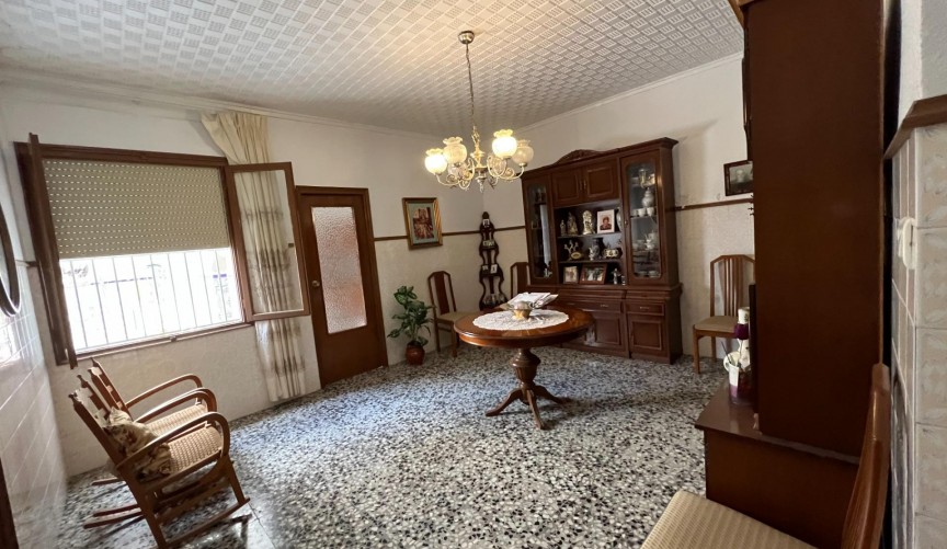 Resale - Town House -
Dolores - Centro