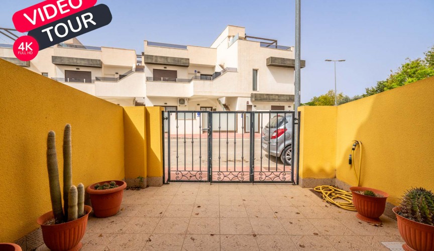 Resale - Town House -
Dolores de Pacheco - Inland