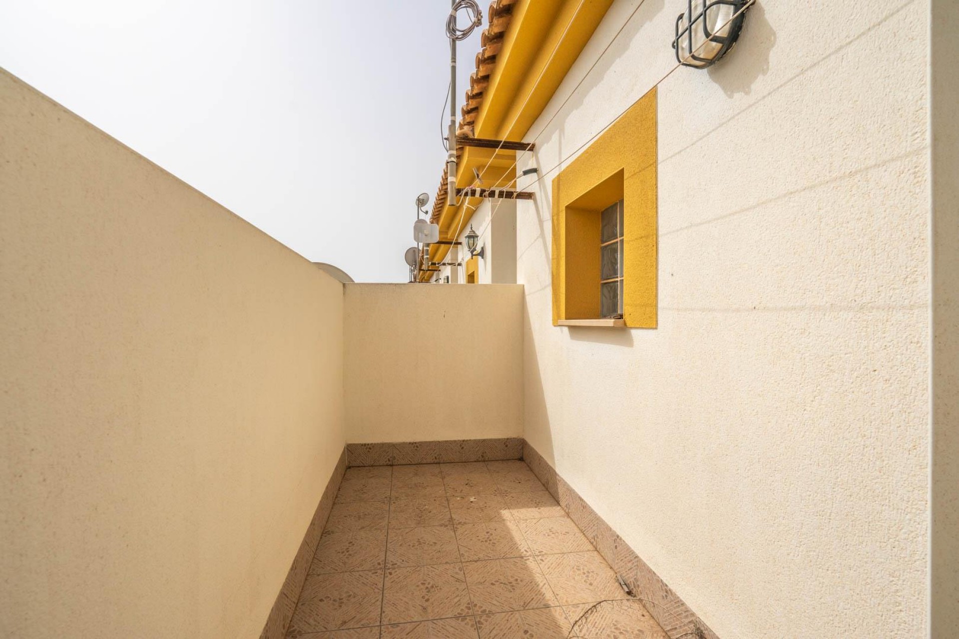 Resale - Town House -
Dolores de Pacheco - Inland