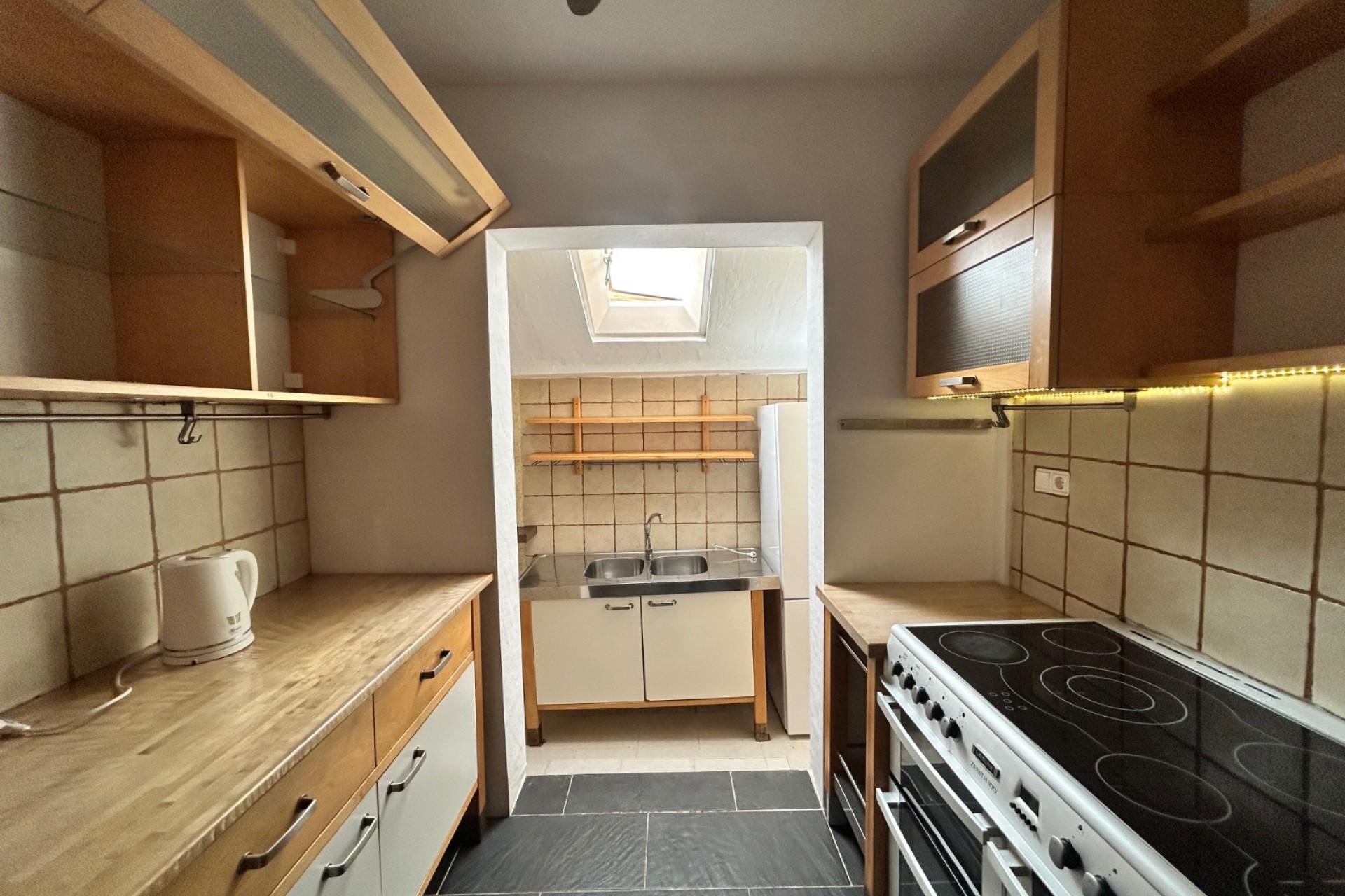 Resale - Town House -
El Chaparral - Inland