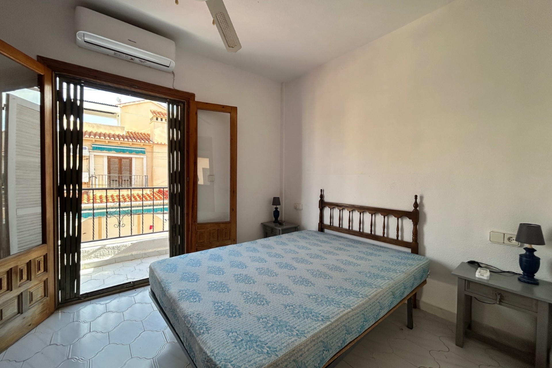 Resale - Town House -
El Chaparral - Inland