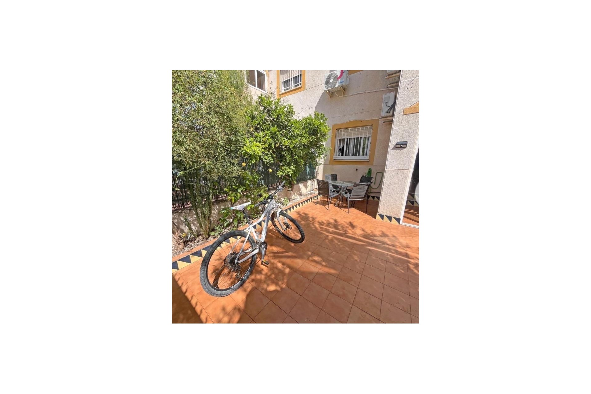 Resale - Town House -
Guardamar del Segura - El Edén - Los Estaños