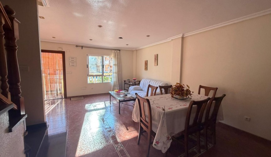 Resale - Town House -
Guardamar del Segura - Pueblo
