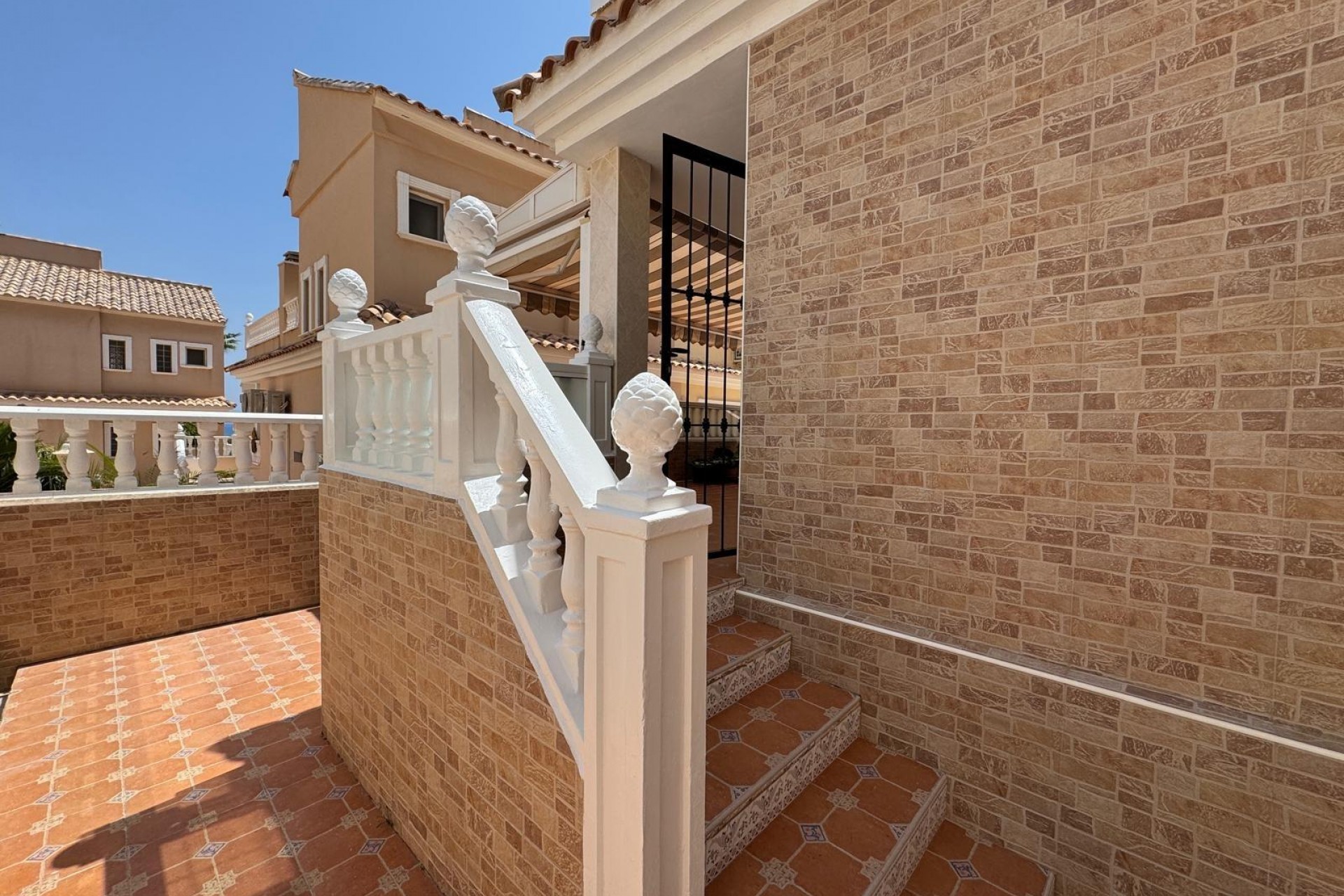 Resale - Town House -
Guardamar del Segura - Urbanizaciones