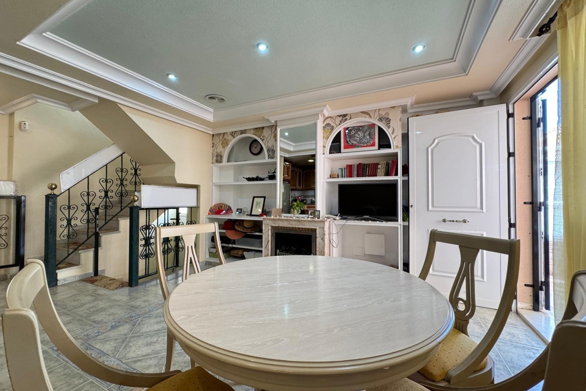 Resale - Town House -
Guardamar del Segura - Urbanizaciones