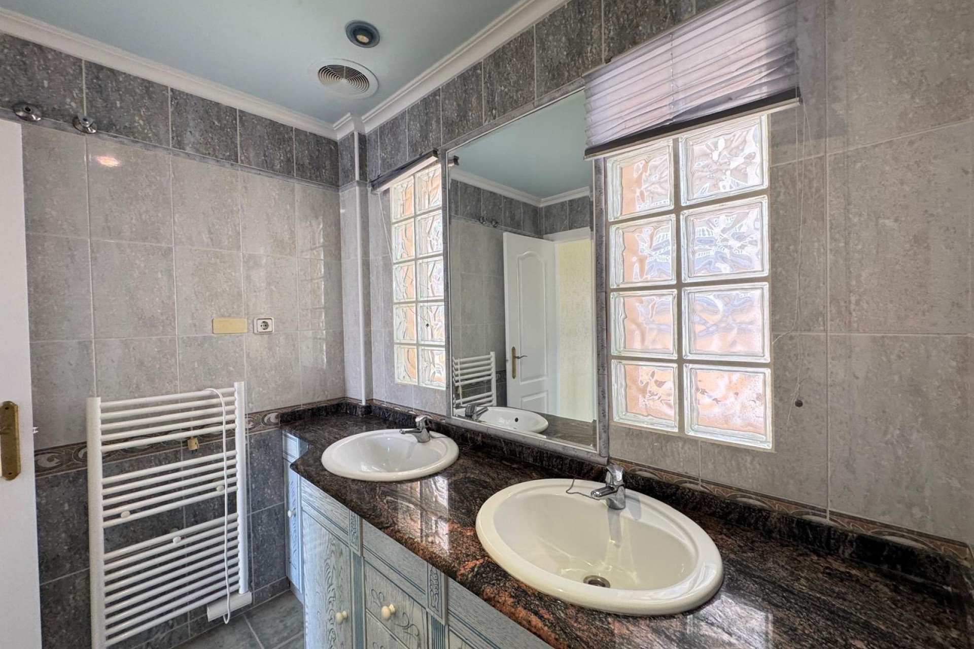 Resale - Town House -
Guardamar del Segura - Urbanizaciones