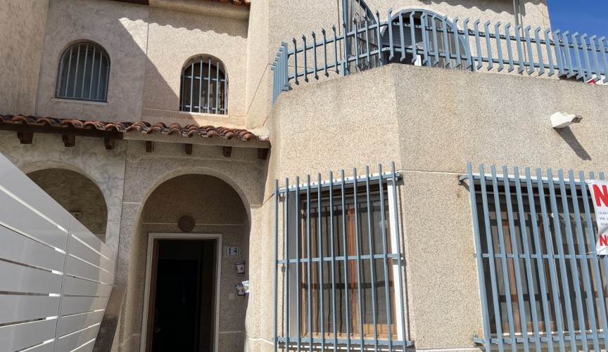 Resale - Town House -
Jacarilla - Inland