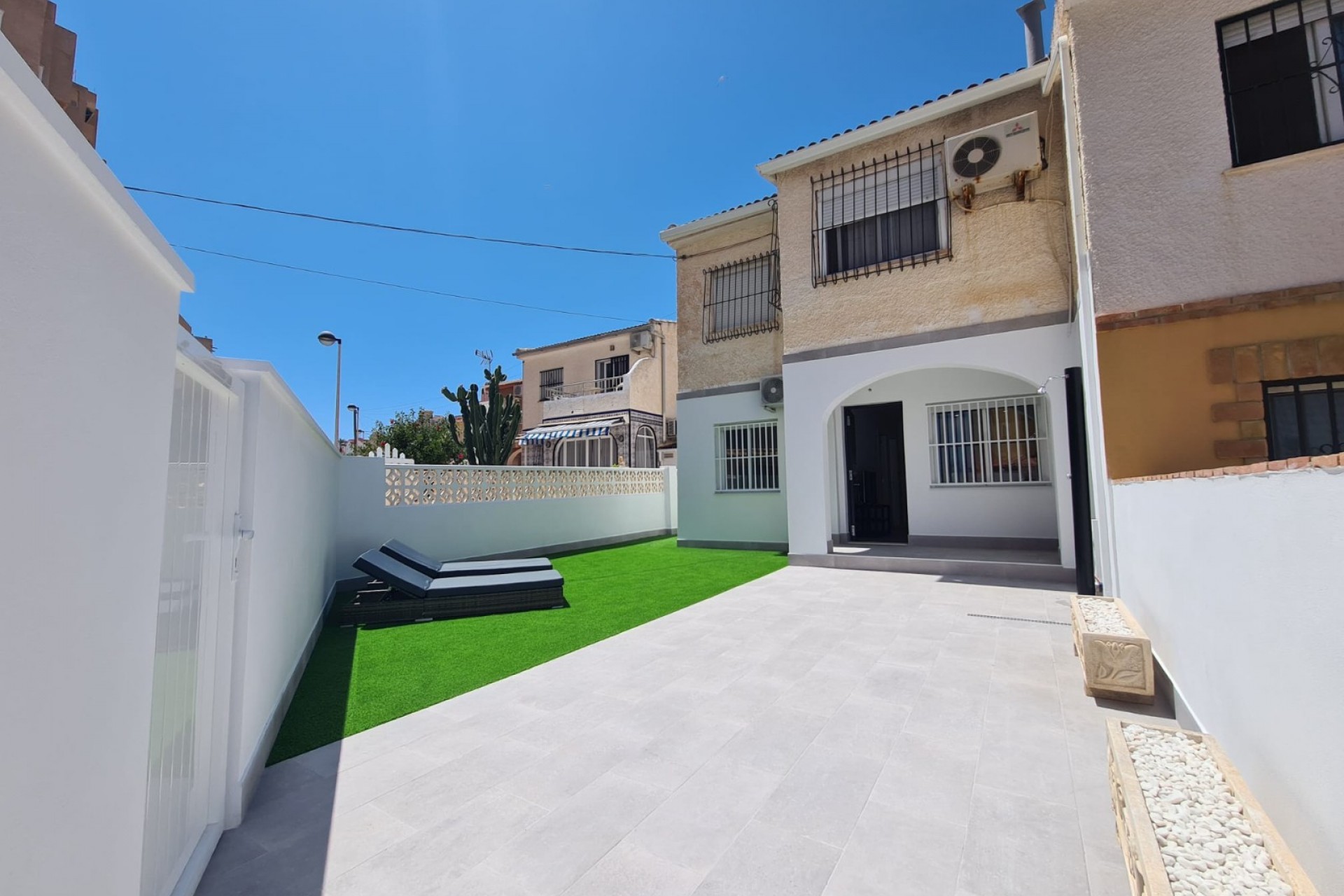 Resale - Town House -
La Mata - Costa Blanca