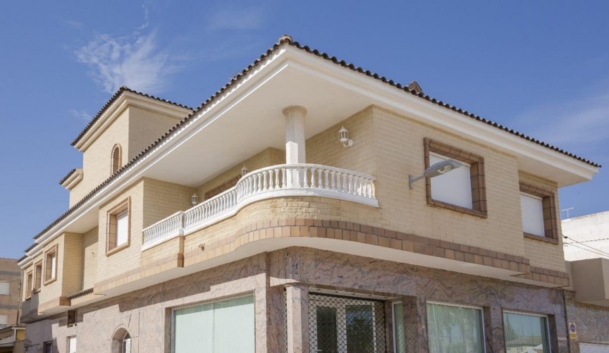 Resale - Town House -
Los Alcazares - Centro