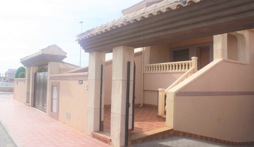 Resale - Town House -
Los Altos - Costa Blanca