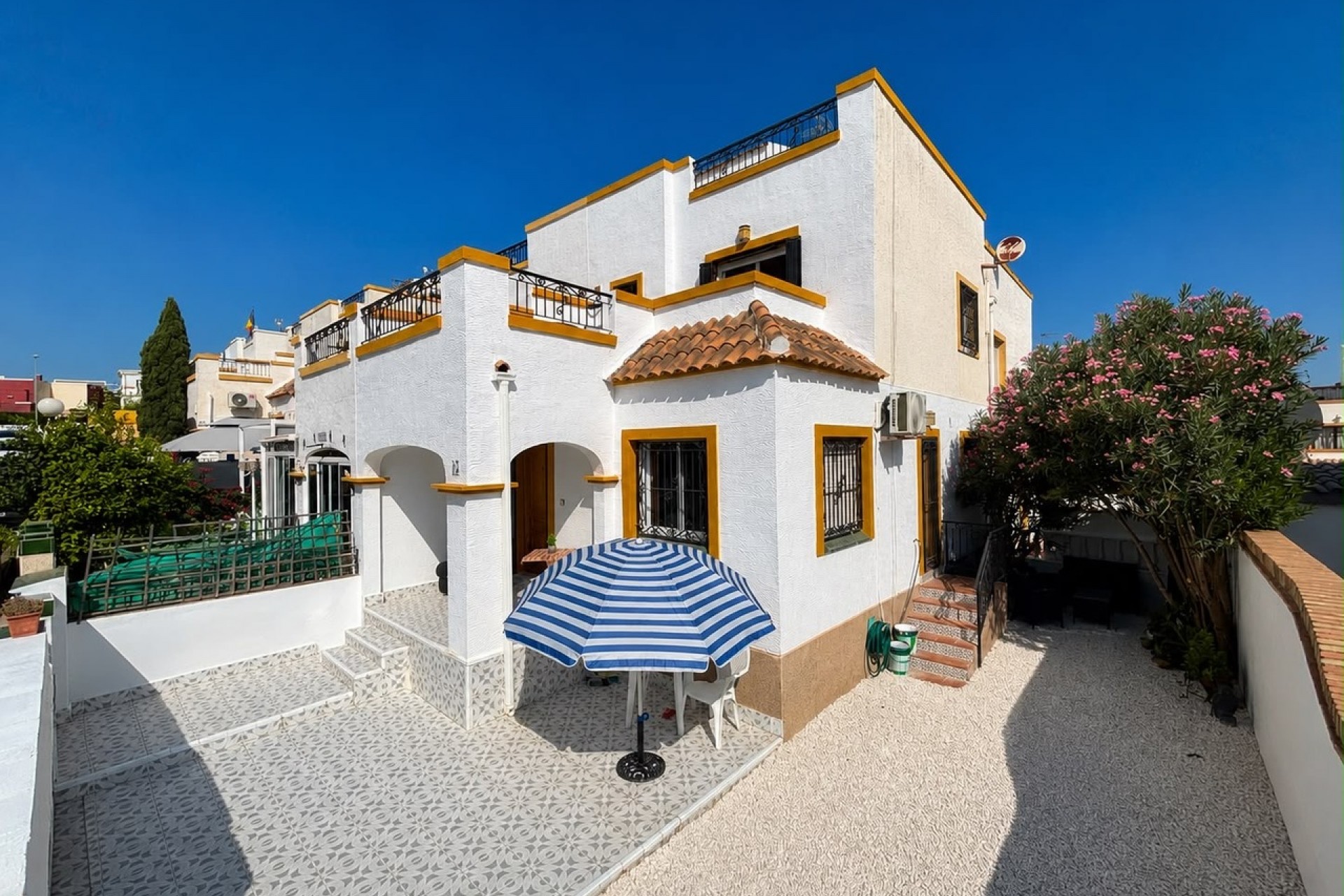 Resale - Town House -
Los Altos - Costa Blanca