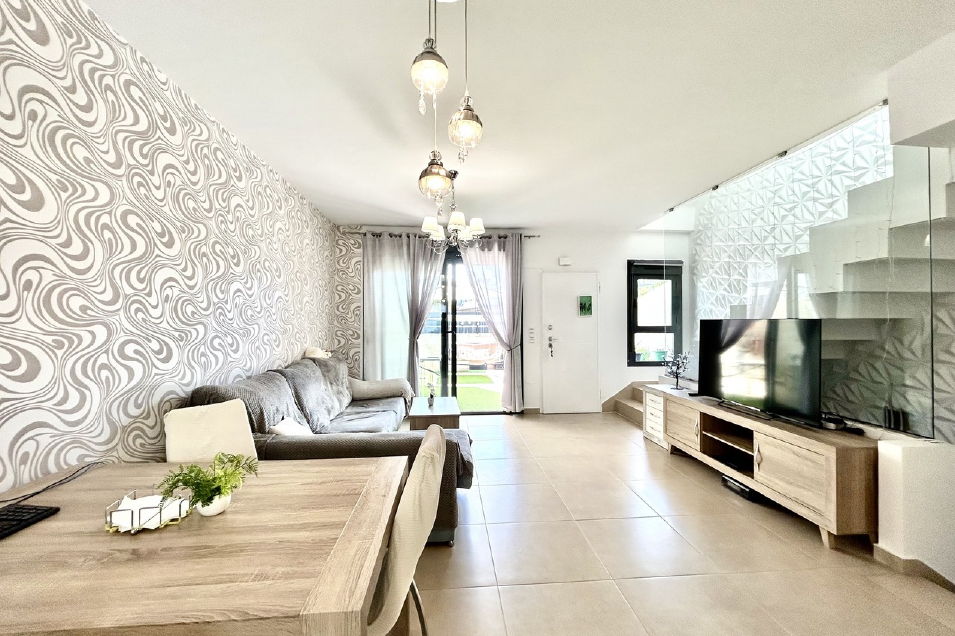 Resale - Town House -
Los Dolses - Inland