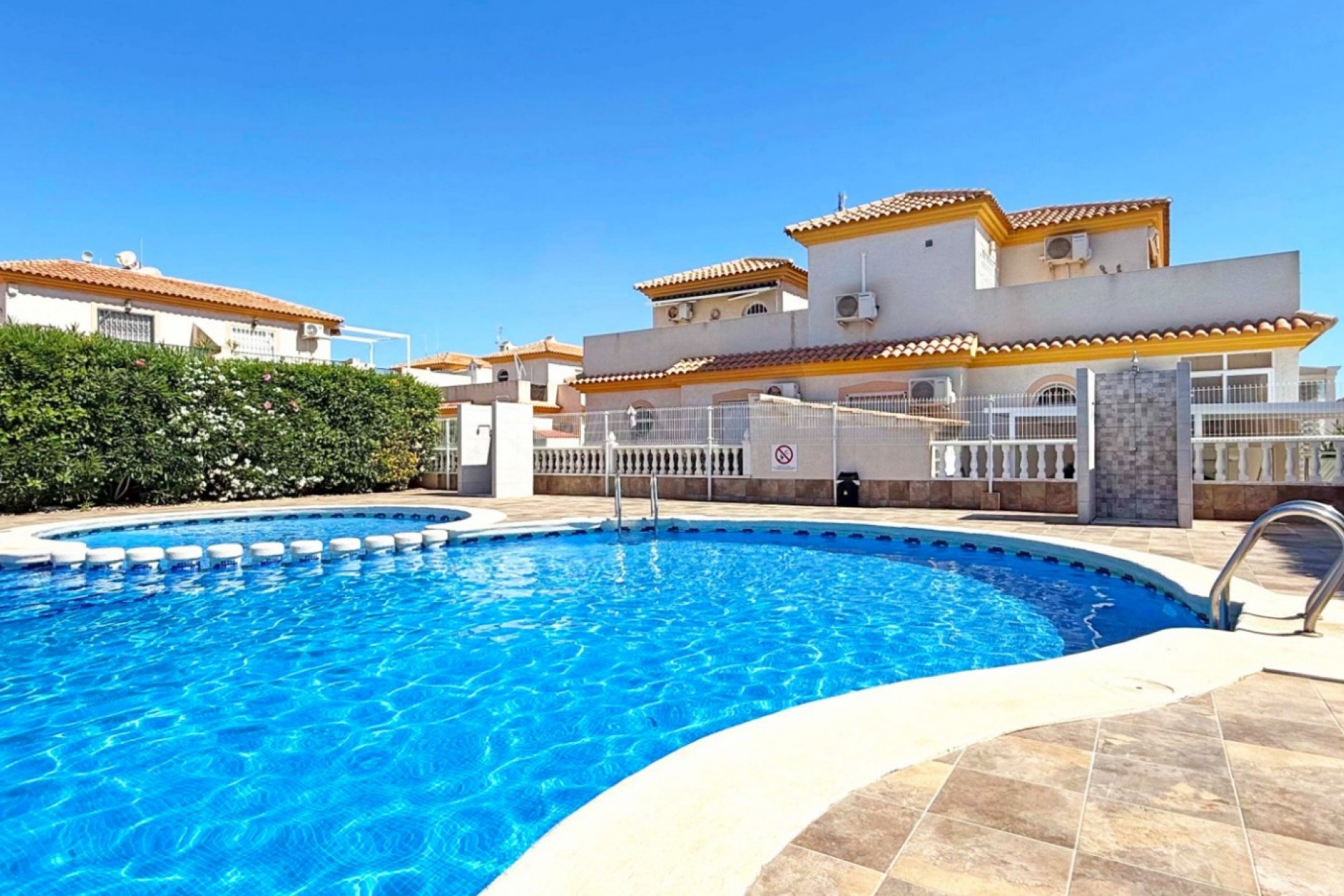 Resale - Town House -
Orihuela Costa - Costa Blanca