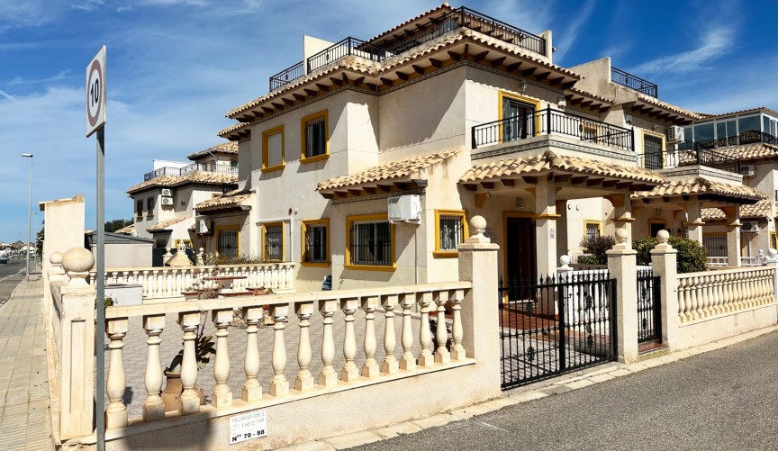Resale - Town House -
Orihuela Costa - Costa Blanca