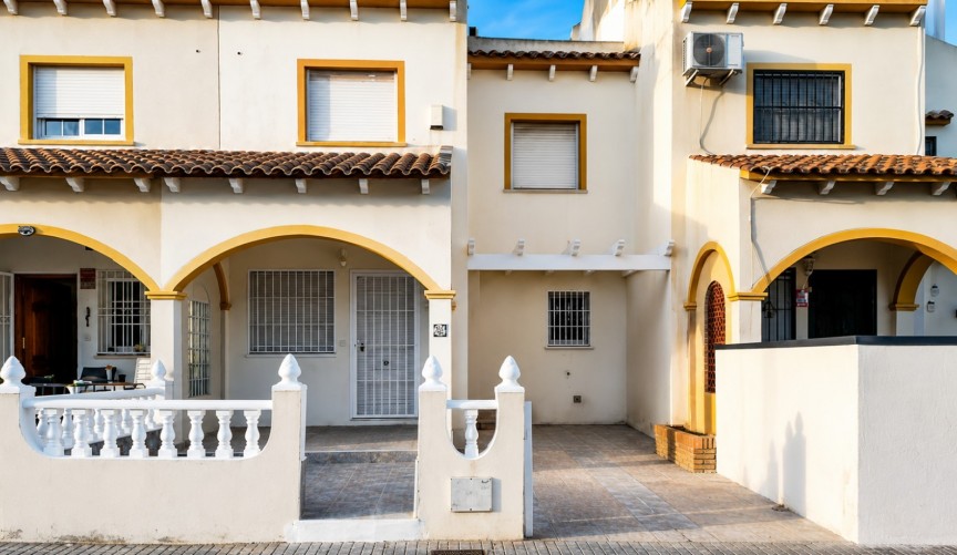 Resale - Town House -
Orihuela Costa - Costa Blanca