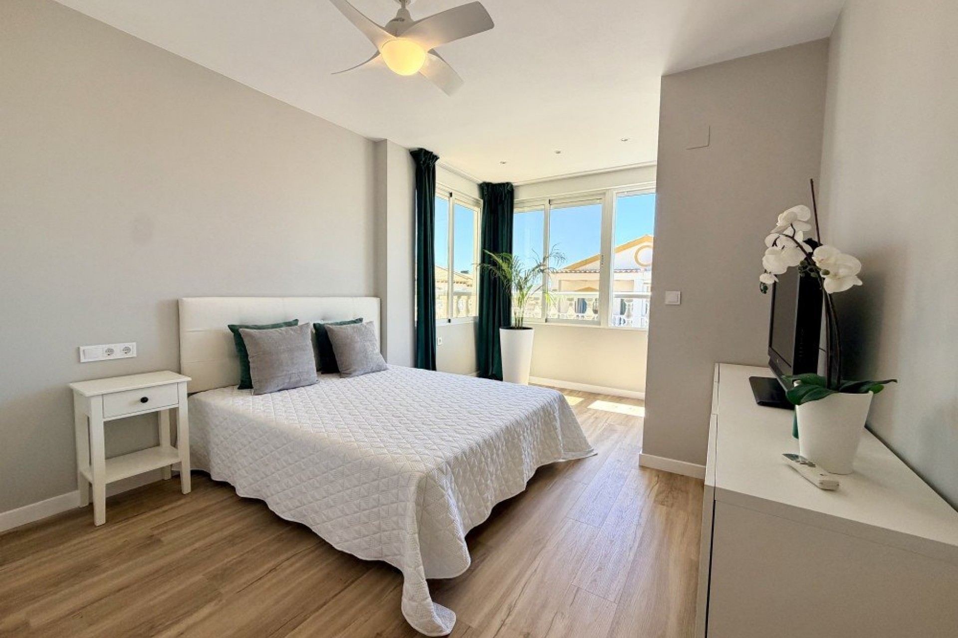Resale - Town House -
Orihuela Costa - Costa Blanca