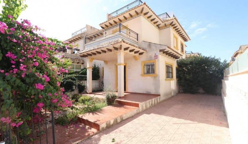 Resale - Town House -
Orihuela Costa - Costa Blanca