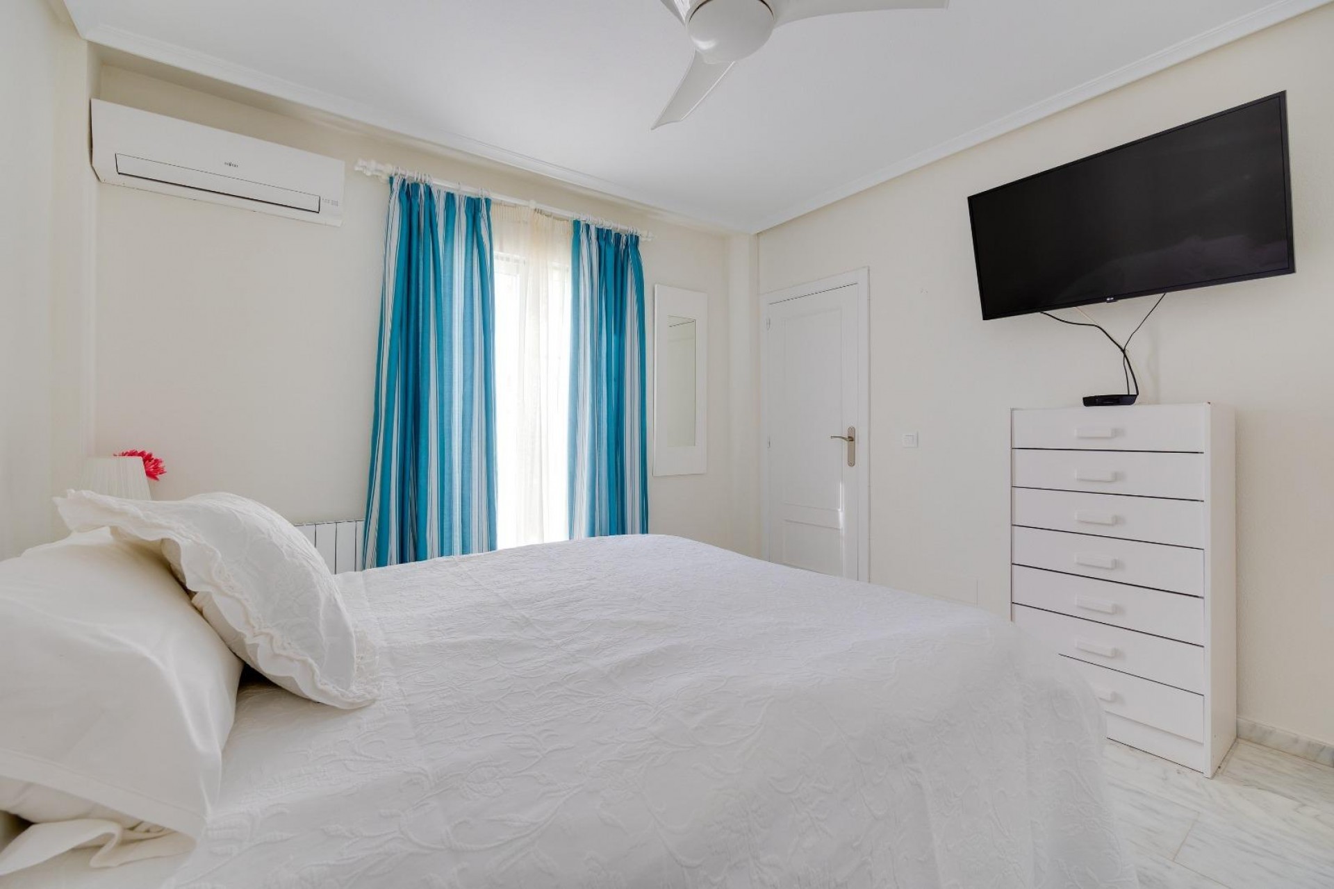 Resale - Town House -
Orihuela Costa - Las Filipinas
