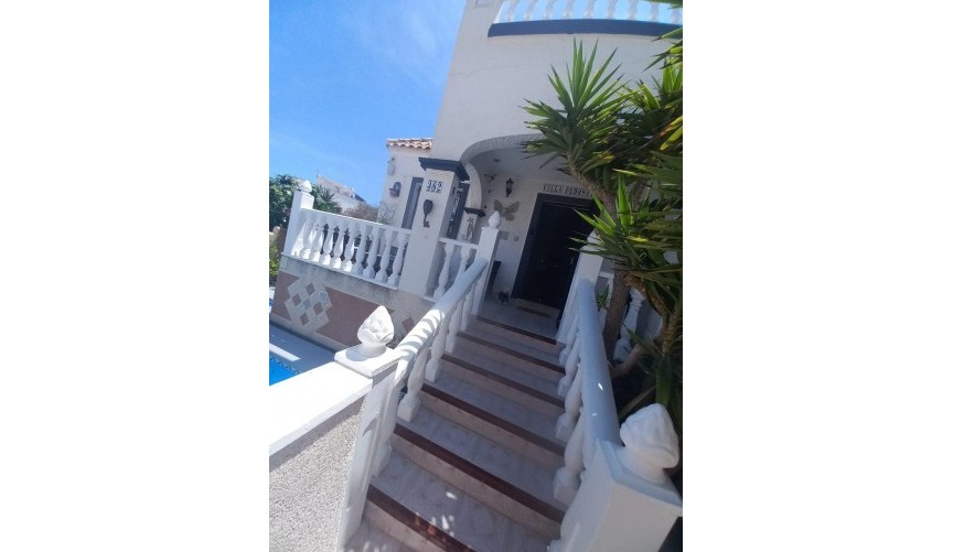 Resale - Town House -
Orihuela Costa - Los Almendros-la Florida