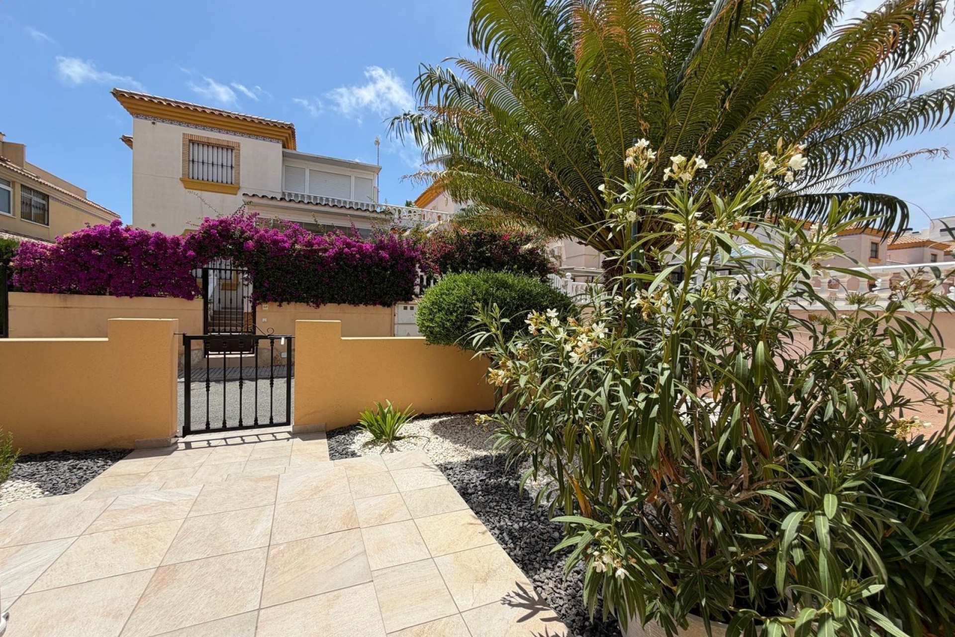 Resale - Town House -
Orihuela Costa - Los Dolses