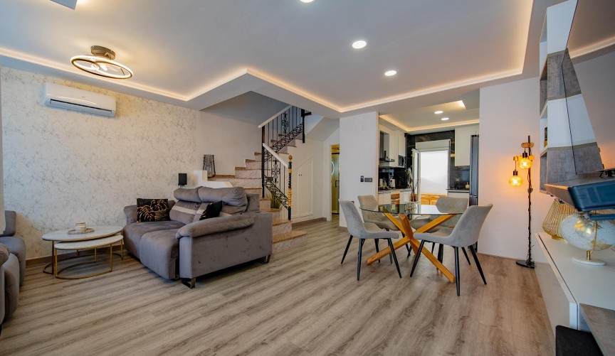 Resale - Town House -
Orihuela Costa - PAU 26