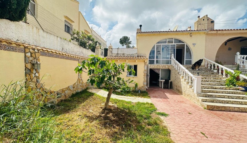 Resale - Town House -
Orihuela - Urbanización Perla Del Mar