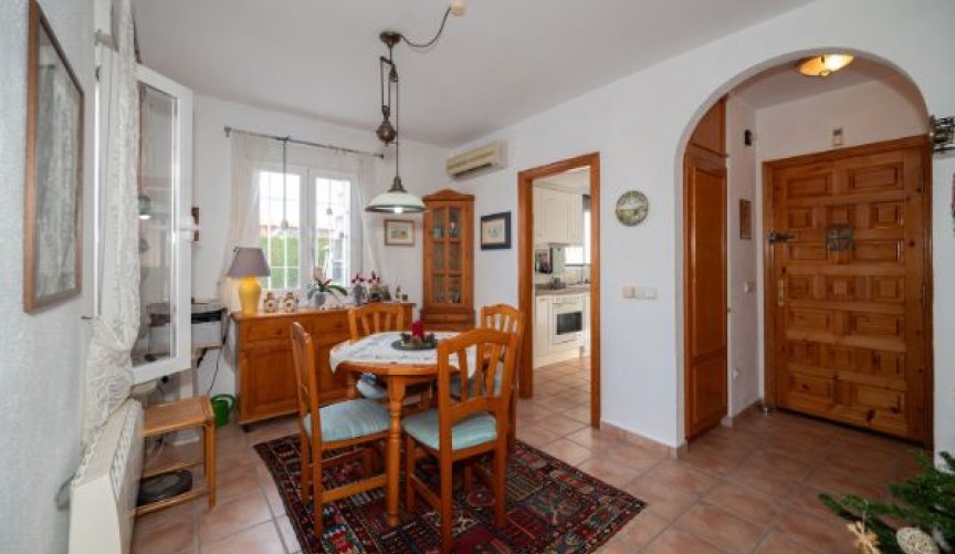 Resale - Town House -
Pego - Inland