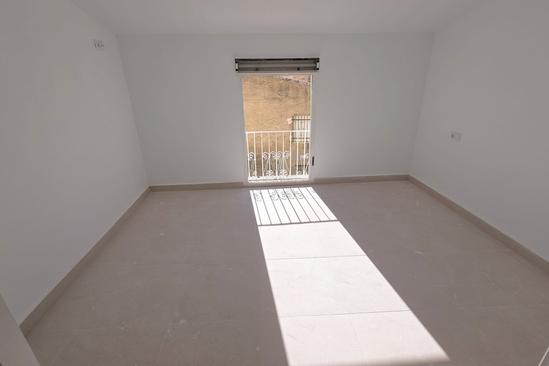 Resale - Town House -
Pinoso - Inland