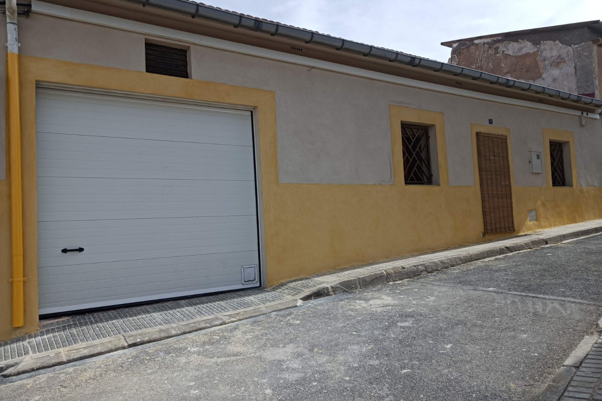 Resale - Town House -
Pinoso - Inland