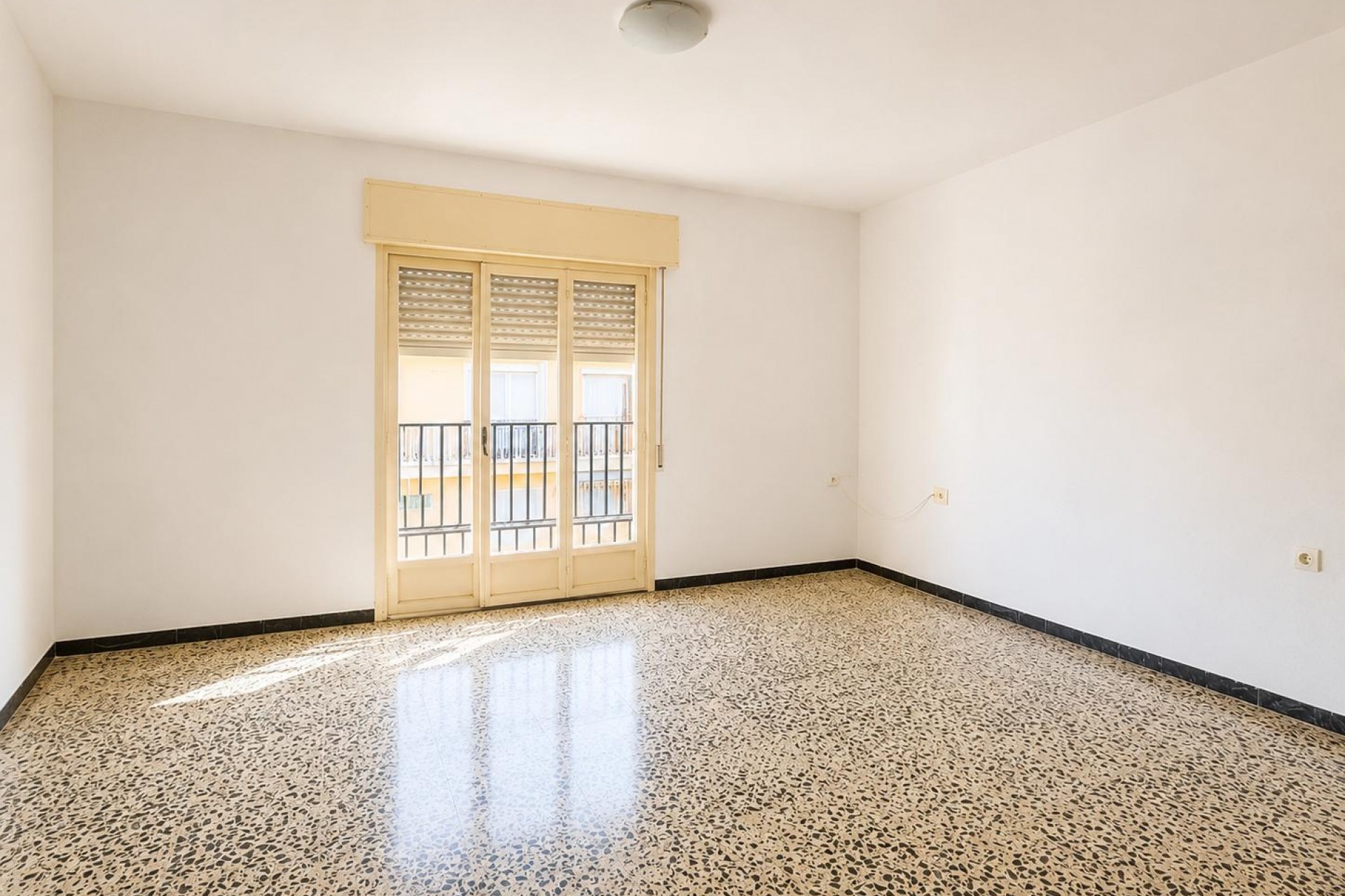 Resale - Town House -
Pinoso - Inland