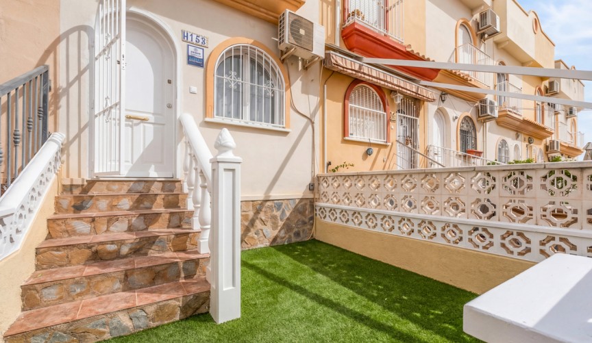 Resale - Town House -
Playa Flamenca - Costa Blanca