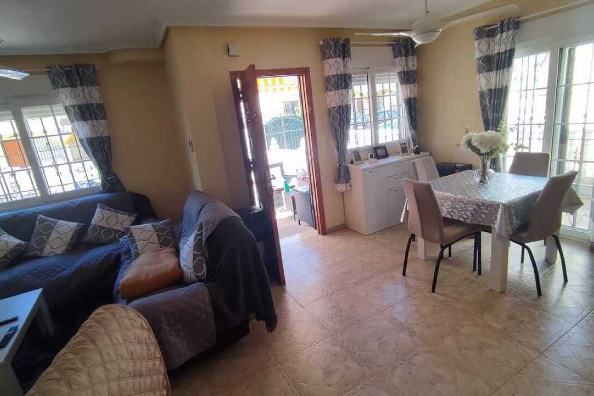 Resale - Town House -
Playa Flamenca - Costa Blanca