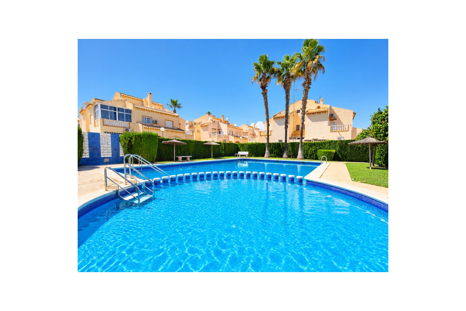 Resale - Town House -
Playa Flamenca - Costa Blanca