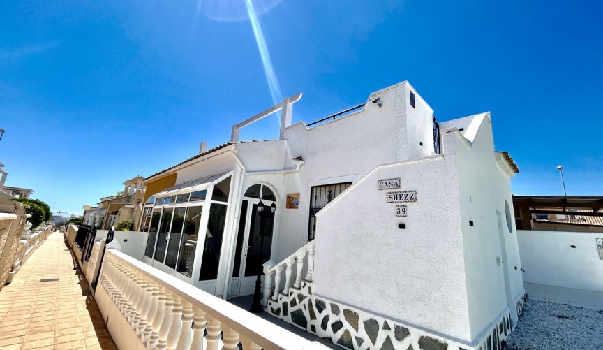 Resale - Town House -
Punta Prima - Costa Blanca
