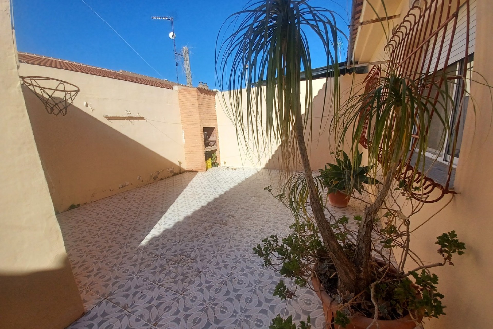 Resale - Town House -
Roldan - Inland