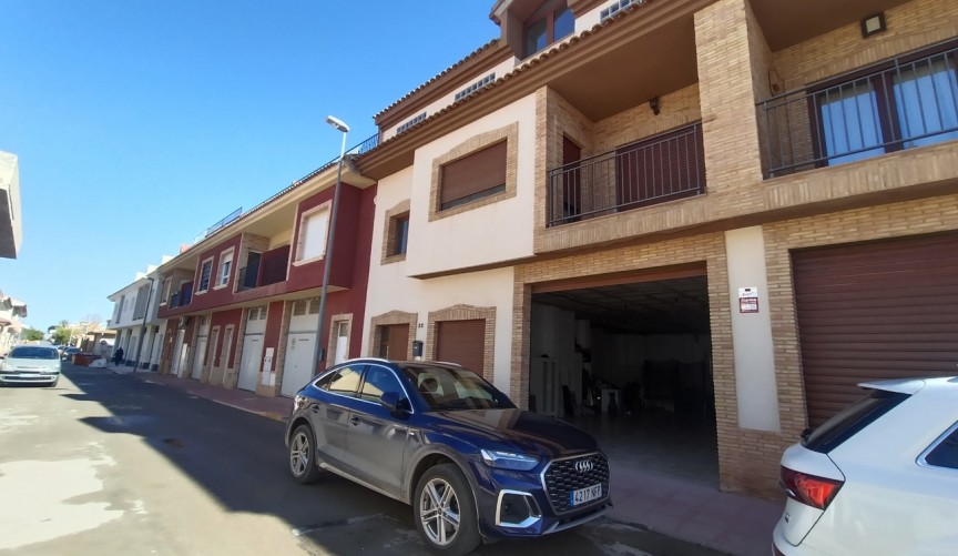 Resale - Town House -
Roldan - Inland