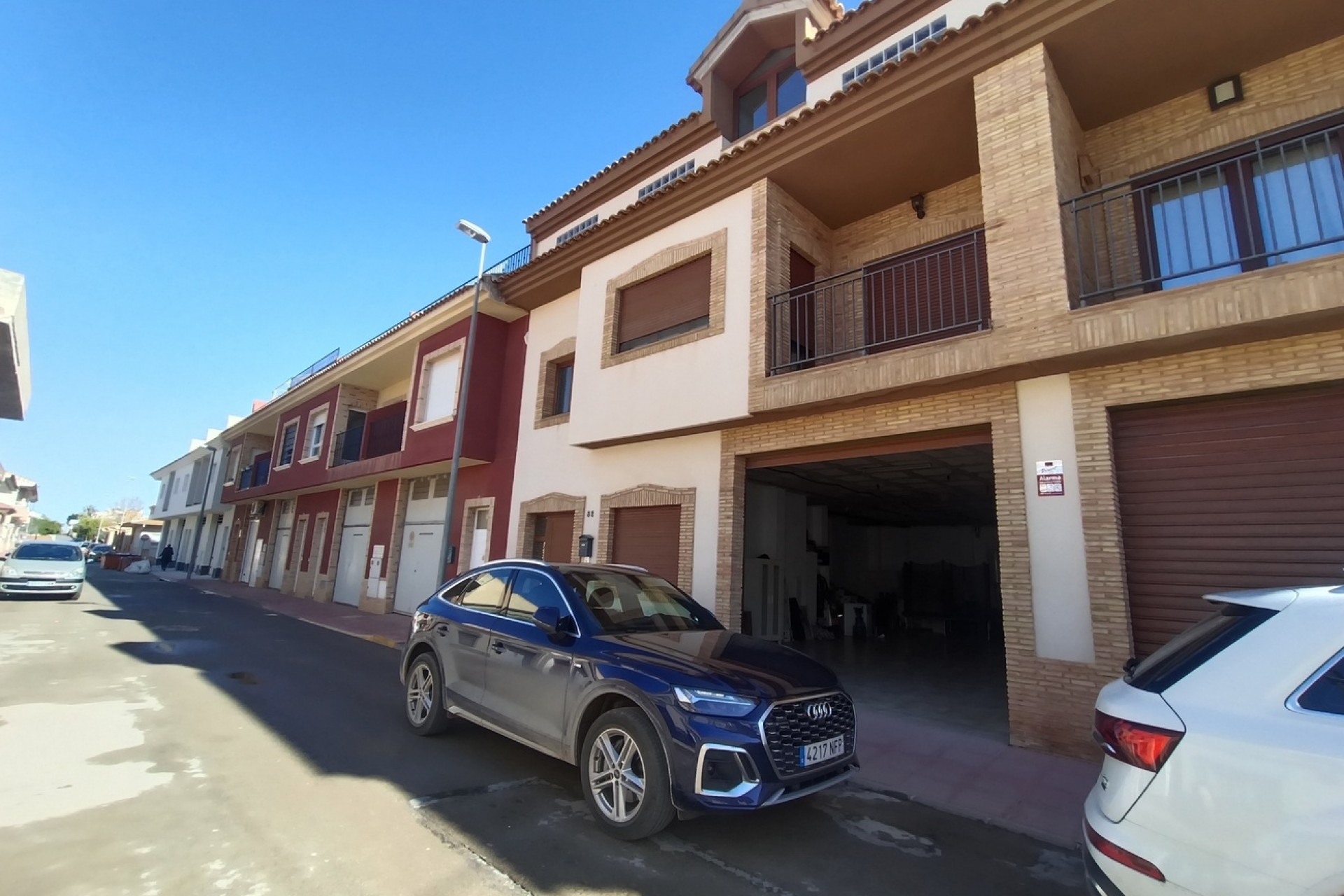 Resale - Town House -
Roldan - Inland