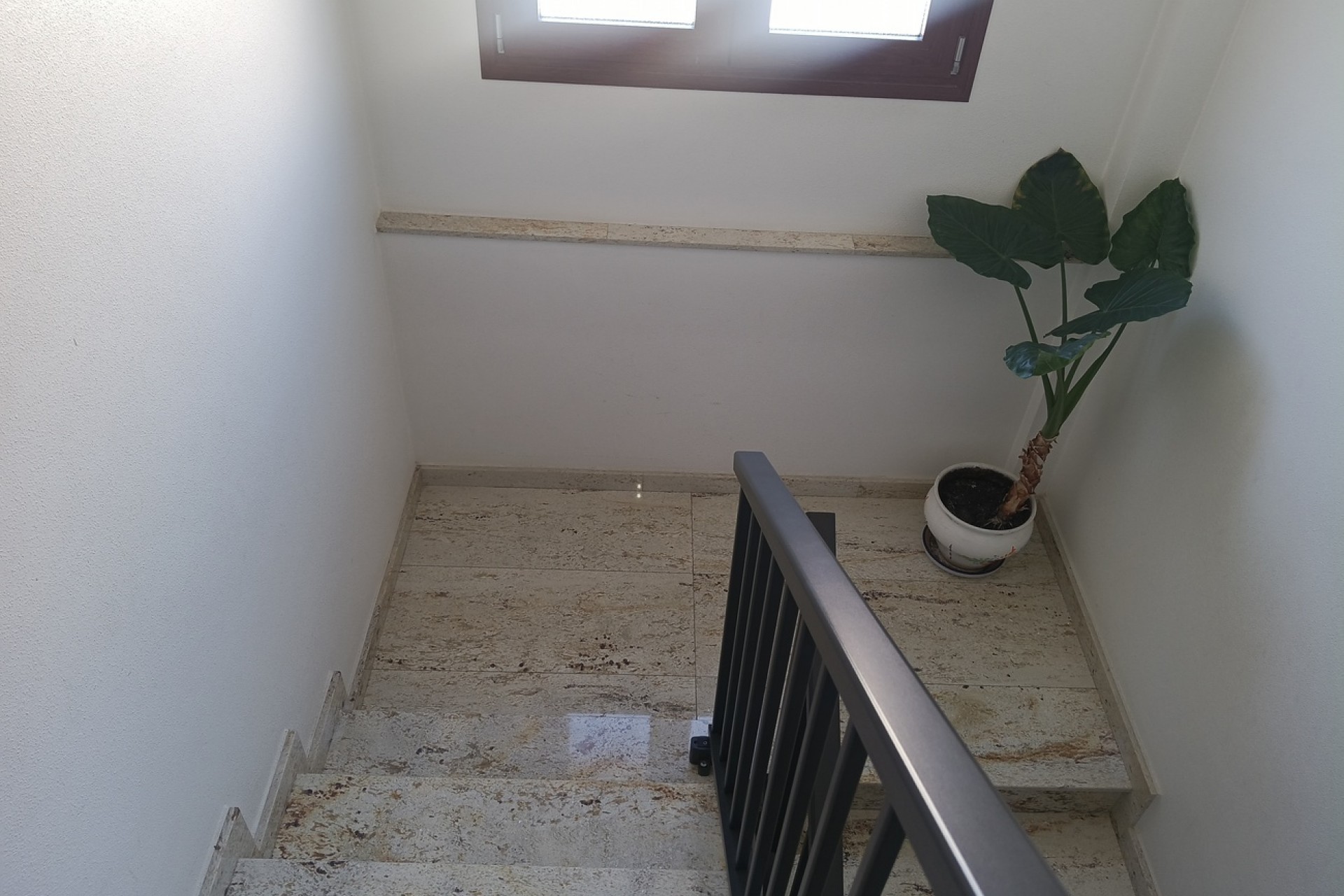 Resale - Town House -
Roldan - Inland