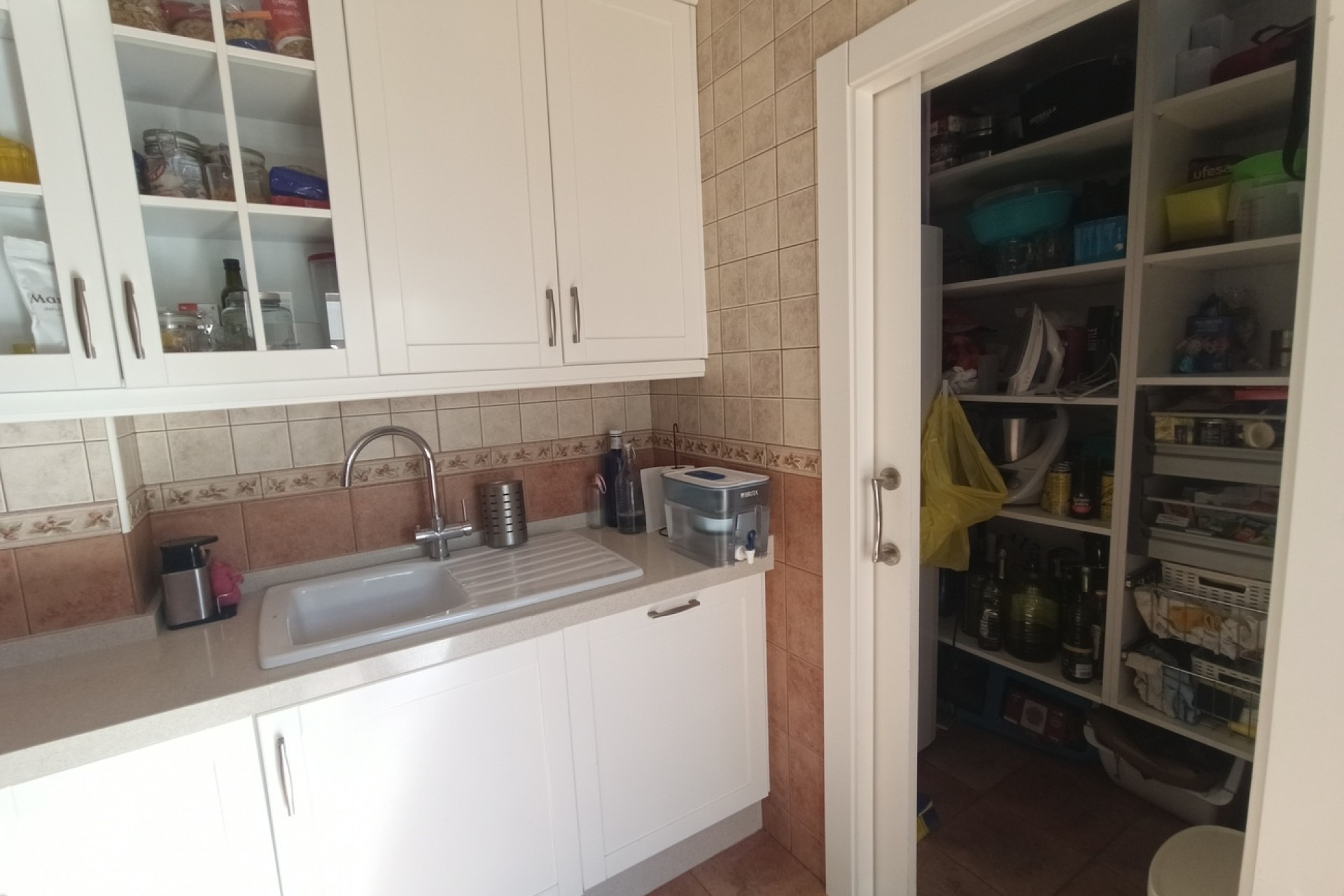 Resale - Town House -
Roldan - Inland