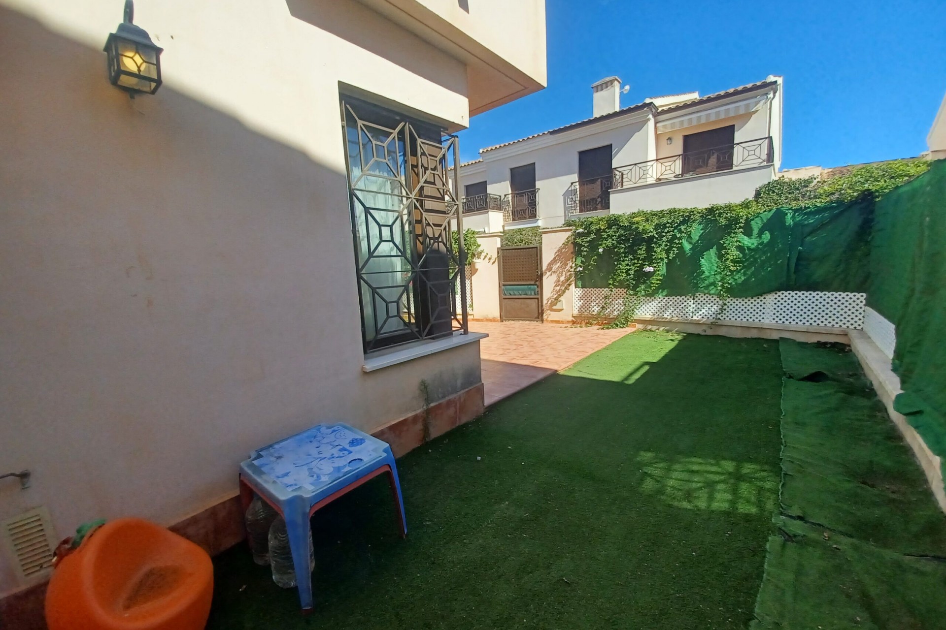 Resale - Town House -
San Cayetano - Inland