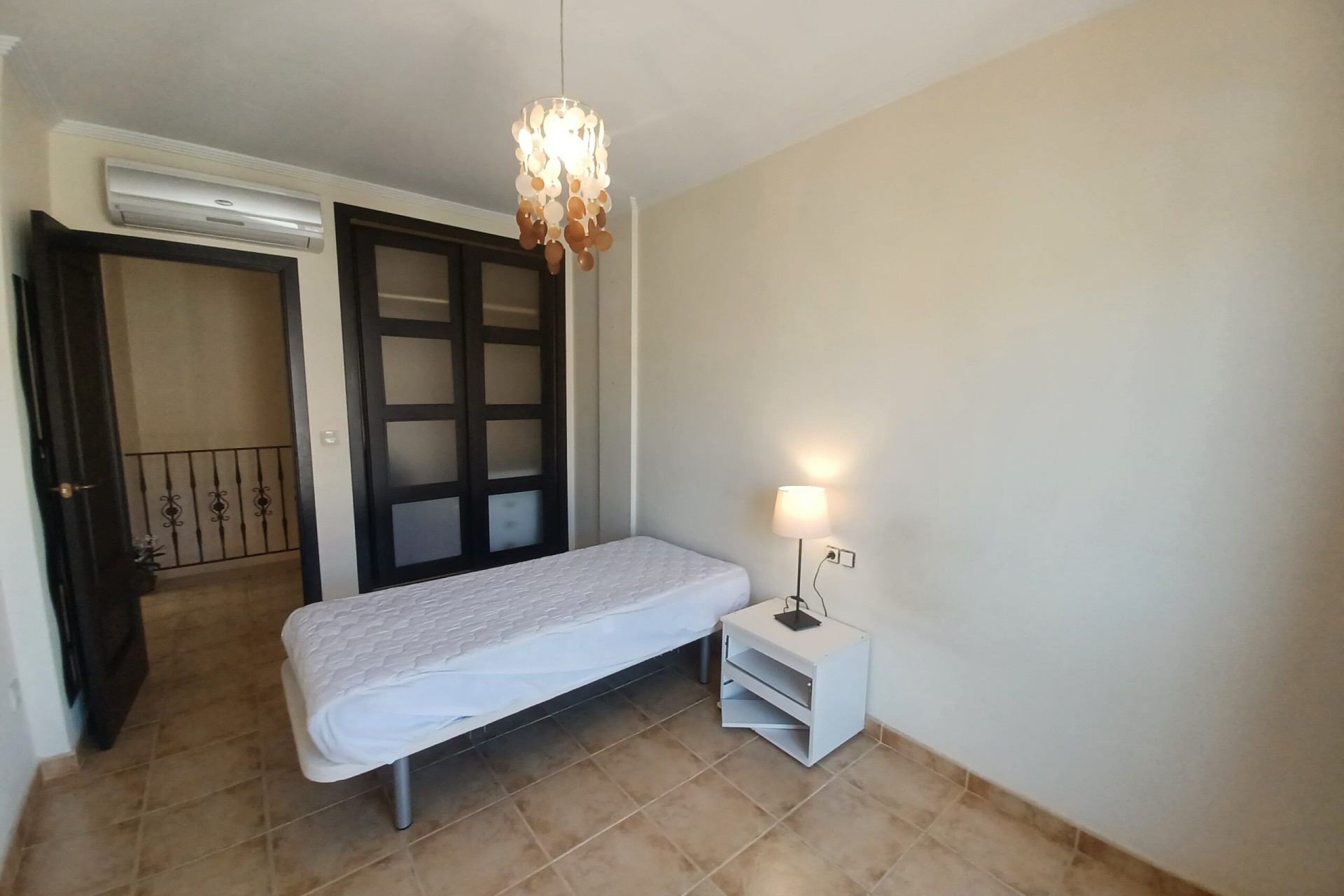 Resale - Town House -
San Cayetano - Inland