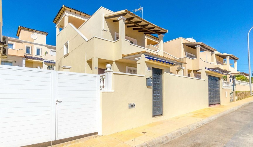 Resale - Town House -
San Miguel de Salinas - El Galán