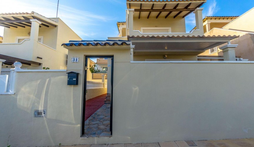 Resale - Town House -
San Miguel de Salinas - El Galán