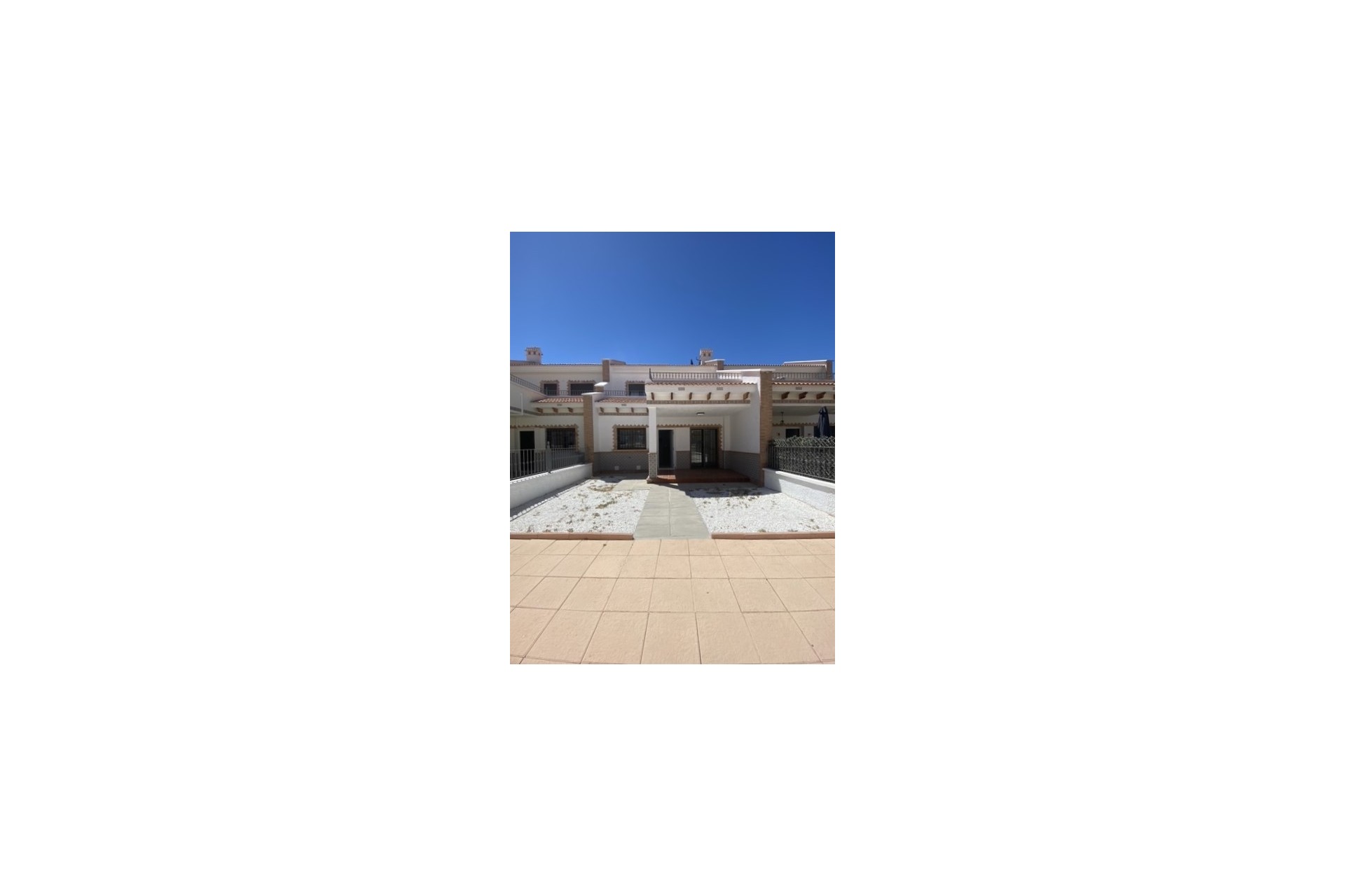 Resale - Town House -
San Miguel de Salinas - Inland