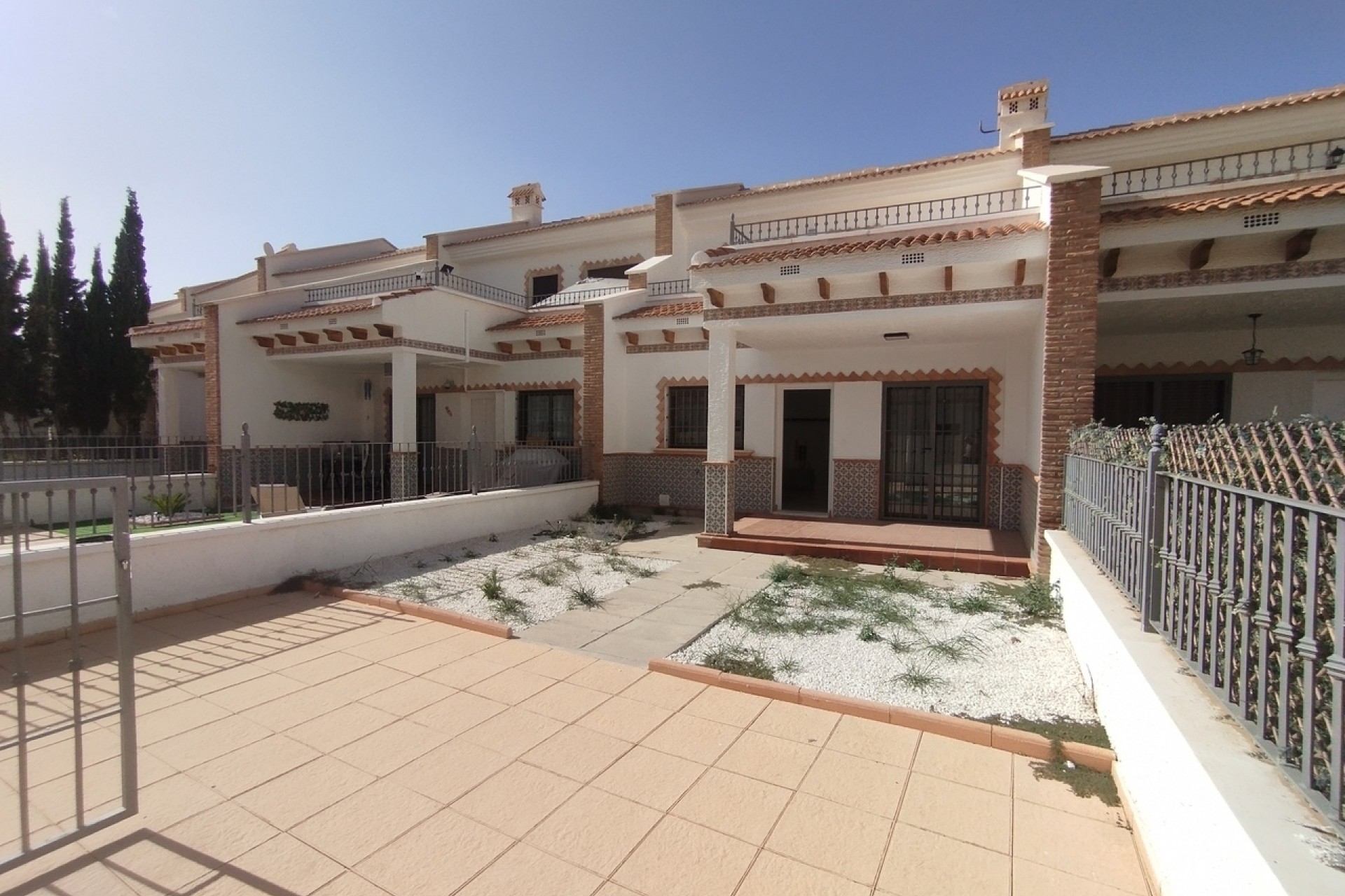 Resale - Town House -
San Miguel de Salinas - Inland