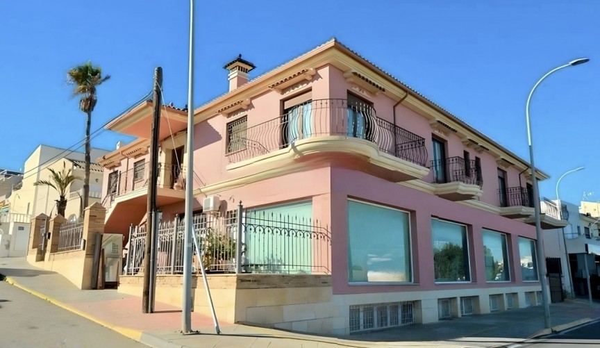 Resale - Town House -
San Miguel de Salinas - Inland